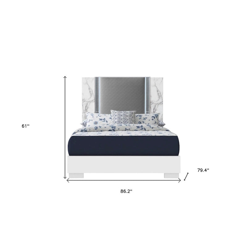 Telaio letto king size con illuminazione a LED sulla testiera, ecopelle grigia e inserti cromati